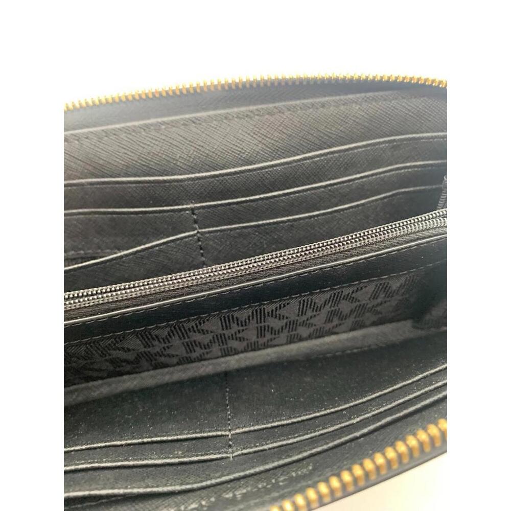Michael Kors Wallet - Picture 6 of 6